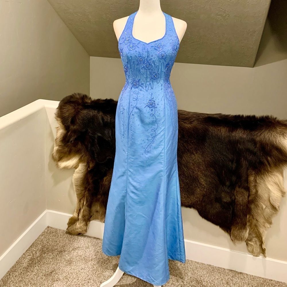Vintage Delicate Hand Beaded Floral Pattern Halter Evening Dress